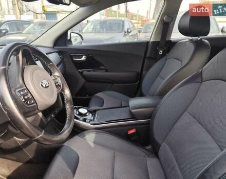 Белый Киа Niro, объемом двигателя 0 л и пробегом 105 тыс. км за 17555 $, фото 39 на Automoto.ua