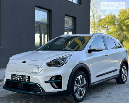 Білий Кіа Niro, об'ємом двигуна 0 л та пробігом 155 тис. км за 19000 $, фото 5 на Automoto.ua