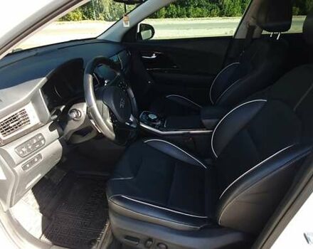Белый Киа Niro, объемом двигателя 0 л и пробегом 199 тыс. км за 20000 $, фото 31 на Automoto.ua