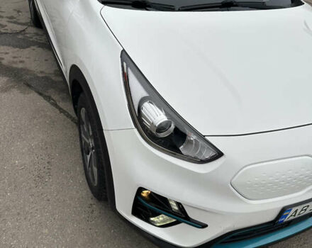 Білий Кіа Niro, об'ємом двигуна 0 л та пробігом 105 тис. км за 17600 $, фото 16 на Automoto.ua