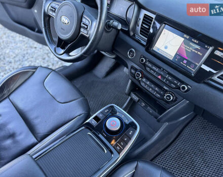 Белый Киа Niro, объемом двигателя 0 л и пробегом 210 тыс. км за 15900 $, фото 54 на Automoto.ua