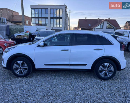 Белый Киа Niro, объемом двигателя 0 л и пробегом 210 тыс. км за 15900 $, фото 4 на Automoto.ua
