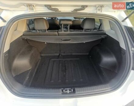 Белый Киа Niro, объемом двигателя 0 л и пробегом 127 тыс. км за 17400 $, фото 23 на Automoto.ua