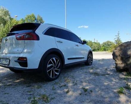 Белый Киа Niro, объемом двигателя 0 л и пробегом 199 тыс. км за 20000 $, фото 19 на Automoto.ua