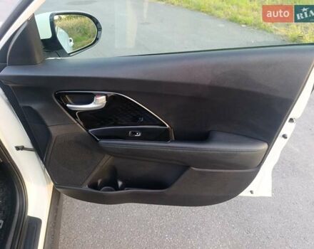 Киа Niro 2019 в Радивилове на Automoto.ua Белый Киа Niro, объемом двигателя 0 л и пробегом 126 тыс. км за 17800 $, фото 15 на Automoto.ua