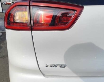 Белый Киа Niro, объемом двигателя 0 л и пробегом 105 тыс. км за 17555 $, фото 28 на Automoto.ua