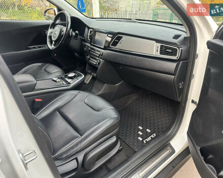 Киа Niro 2019 в Луцке на Automoto.ua Белый Киа Niro, объемом двигателя 0 л и пробегом 176 тыс. км за 15900 $, фото 14 на Automoto.ua