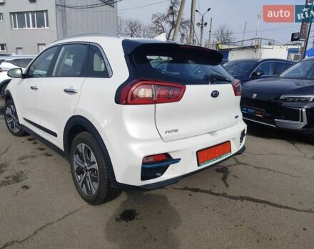 Белый Киа Niro, объемом двигателя 0 л и пробегом 105 тыс. км за 17555 $, фото 4 на Automoto.ua