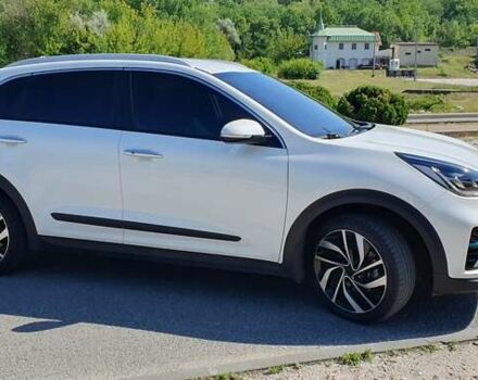 Белый Киа Niro, объемом двигателя 0 л и пробегом 199 тыс. км за 20000 $, фото 2 на Automoto.ua
