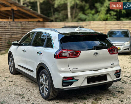 Білий Кіа Niro, об'ємом двигуна 0 л та пробігом 204 тис. км за 17800 $, фото 16 на Automoto.ua