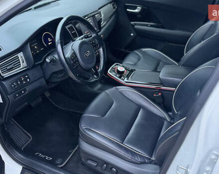 Білий Кіа Niro, об'ємом двигуна 0 л та пробігом 124 тис. км за 16999 $, фото 15 на Automoto.ua