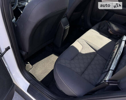 Киа Niro 2019 в Киеве на Automoto.ua Белый Киа Niro, объемом двигателя 1.59 л и пробегом 51 тыс. км за 19500 $, фото 14 на Automoto.ua
