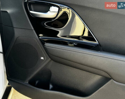 Білий Кіа Niro, об'ємом двигуна 0 л та пробігом 74 тис. км за 18700 $, фото 25 на Automoto.ua