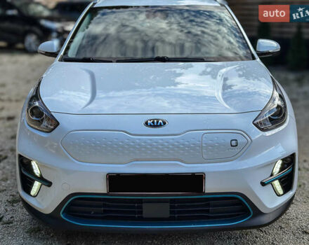 Білий Кіа Niro, об'ємом двигуна 0 л та пробігом 204 тис. км за 17800 $, фото 28 на Automoto.ua