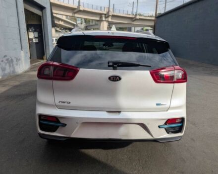 Білий Кіа Niro, об'ємом двигуна 0 л та пробігом 42 тис. км за 9800 $, фото 4 на Automoto.ua