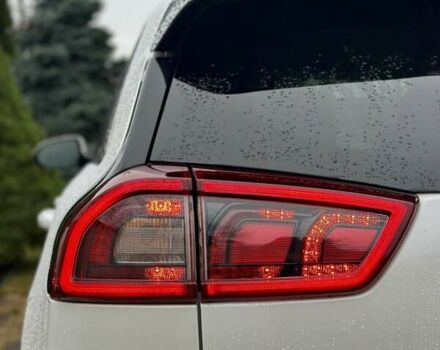 Белый Киа Niro, объемом двигателя 1.6 л и пробегом 213 тыс. км за 16500 $, фото 19 на Automoto.ua