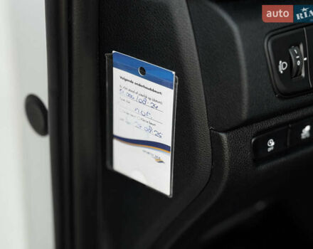 Білий Кіа Niro, об'ємом двигуна 0 л та пробігом 74 тис. км за 18700 $, фото 19 на Automoto.ua