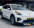 Белый Киа Niro, объемом двигателя 64 л и пробегом 103 тыс. км за 20400 $, фото 1 на Automoto.ua