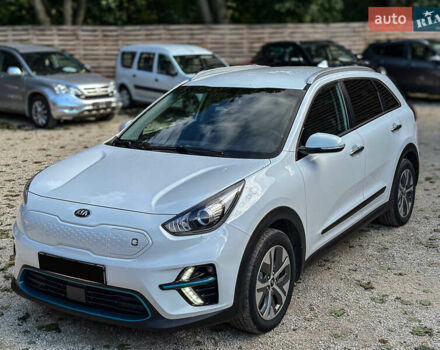Білий Кіа Niro, об'ємом двигуна 0 л та пробігом 204 тис. км за 17800 $, фото 14 на Automoto.ua