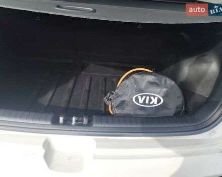 Белый Киа Niro, объемом двигателя 0 л и пробегом 105 тыс. км за 17555 $, фото 54 на Automoto.ua