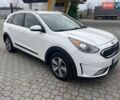 Белый Киа Niro, объемом двигателя 1.58 л и пробегом 125 тыс. км за 16000 $, фото 2 на Automoto.ua