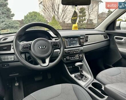 Белый Киа Niro, объемом двигателя 1.6 л и пробегом 213 тыс. км за 16500 $, фото 32 на Automoto.ua