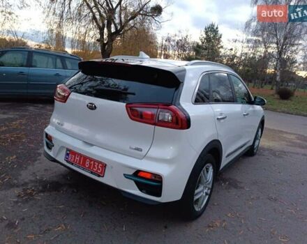 Білий Кіа Niro, об'ємом двигуна 0 л та пробігом 210 тис. км за 17600 $, фото 26 на Automoto.ua