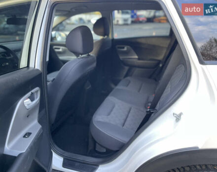 Киа Niro 2019 в Луцке на Automoto.ua Белый Киа Niro, объемом двигателя 1.58 л и пробегом 212 тыс. км за 15999 $, фото 14 на Automoto.ua
