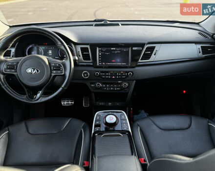 Білий Кіа Niro, об'ємом двигуна 0 л та пробігом 74 тис. км за 18700 $, фото 35 на Automoto.ua