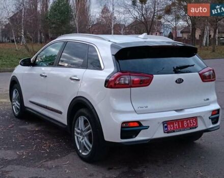 Білий Кіа Niro, об'ємом двигуна 0 л та пробігом 210 тис. км за 17600 $, фото 23 на Automoto.ua