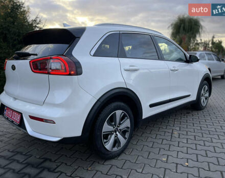 Киа Niro 2019 в Луцке на Automoto.ua Белый Киа Niro, объемом двигателя 1.58 л и пробегом 212 тыс. км за 15999 $, фото 6 на Automoto.ua