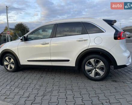 Киа Niro 2019 в Луцке на Automoto.ua Белый Киа Niro, объемом двигателя 1.58 л и пробегом 212 тыс. км за 15999 $, фото 11 на Automoto.ua