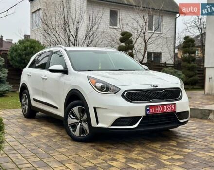 Белый Киа Niro, объемом двигателя 1.6 л и пробегом 213 тыс. км за 16500 $, фото 11 на Automoto.ua