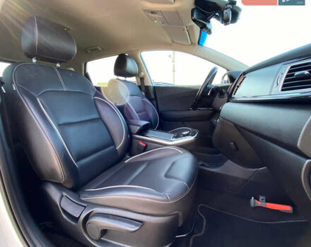 Белый Киа Niro, объемом двигателя 0 л и пробегом 70 тыс. км за 18850 $, фото 21 на Automoto.ua