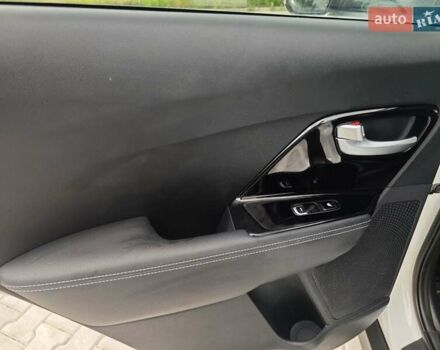 Белый Киа Niro, объемом двигателя 0 л и пробегом 162 тыс. км за 17300 $, фото 47 на Automoto.ua