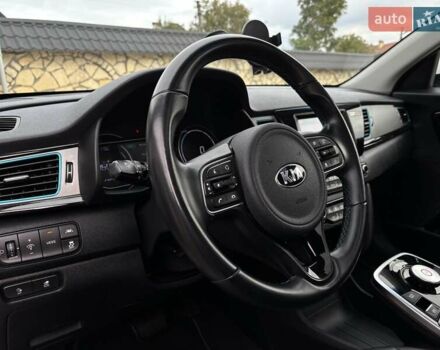 Киа Niro 2019 в Львове на Automoto.ua Белый Киа Niro, объемом двигателя 0 л и пробегом 97 тыс. км за 19000 $, фото 32 на Automoto.ua