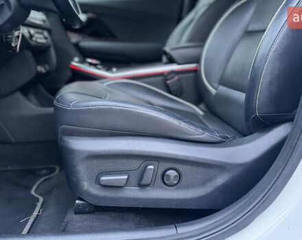 Білий Кіа Niro, об'ємом двигуна 0 л та пробігом 124 тис. км за 16999 $, фото 17 на Automoto.ua