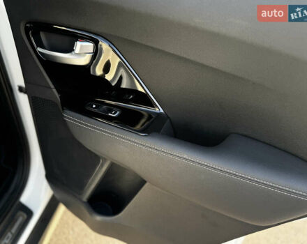 Білий Кіа Niro, об'ємом двигуна 0 л та пробігом 74 тис. км за 18700 $, фото 29 на Automoto.ua