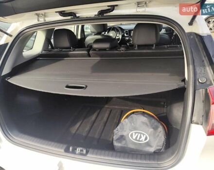 Белый Киа Niro, объемом двигателя 0 л и пробегом 105 тыс. км за 17555 $, фото 52 на Automoto.ua