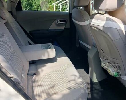 Белый Киа Niro, объемом двигателя 1.58 л и пробегом 93 тыс. км за 17900 $, фото 5 на Automoto.ua