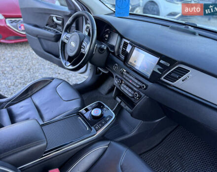 Белый Киа Niro, объемом двигателя 0 л и пробегом 210 тыс. км за 15900 $, фото 53 на Automoto.ua