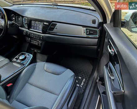 Білий Кіа Niro, об'ємом двигуна 0 л та пробігом 204 тис. км за 17800 $, фото 107 на Automoto.ua