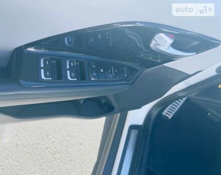 Белый Киа Niro, объемом двигателя 0 л и пробегом 115 тыс. км за 22000 $, фото 18 на Automoto.ua