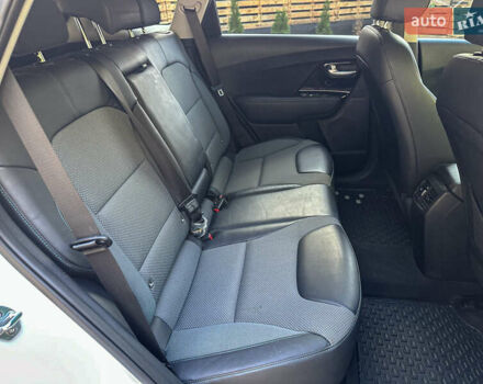 Білий Кіа Niro, об'ємом двигуна 0 л та пробігом 204 тис. км за 17800 $, фото 106 на Automoto.ua