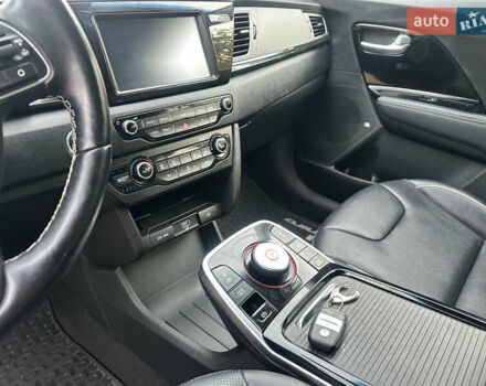 Киа Niro 2019 в Луцке на Automoto.ua Белый Киа Niro, объемом двигателя 0 л и пробегом 176 тыс. км за 15900 $, фото 11 на Automoto.ua