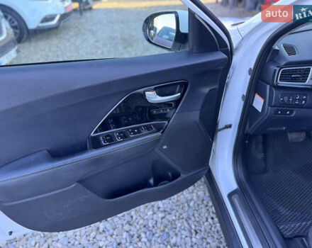 Белый Киа Niro, объемом двигателя 0 л и пробегом 210 тыс. км за 15900 $, фото 29 на Automoto.ua