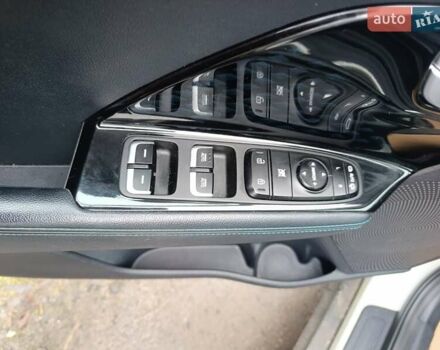 Белый Киа Niro, объемом двигателя 0 л и пробегом 127 тыс. км за 17400 $, фото 8 на Automoto.ua