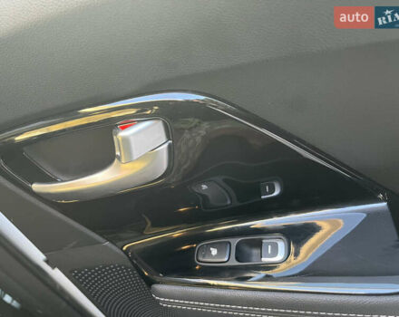 Білий Кіа Niro, об'ємом двигуна 0 л та пробігом 70 тис. км за 18600 $, фото 13 на Automoto.ua