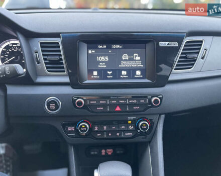 Киа Niro 2019 в Луцке на Automoto.ua Белый Киа Niro, объемом двигателя 1.58 л и пробегом 212 тыс. км за 15999 $, фото 25 на Automoto.ua