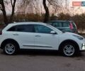 Білий Кіа Niro, об'ємом двигуна 0 л та пробігом 210 тис. км за 17600 $, фото 18 на Automoto.ua